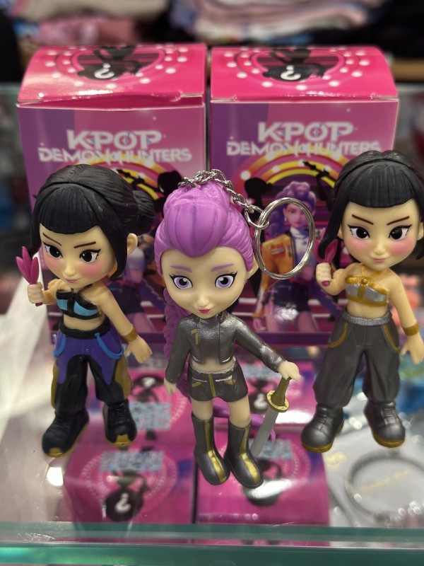K pop demon hunters фигурки/Кей поп ловци на демони фигури